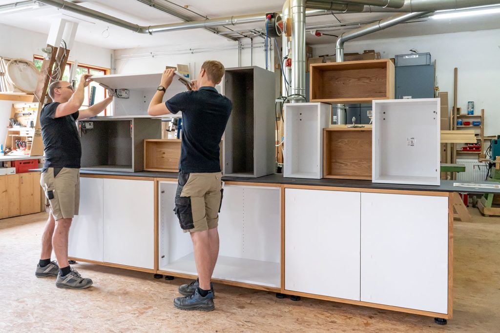Möbel Zusammenbau